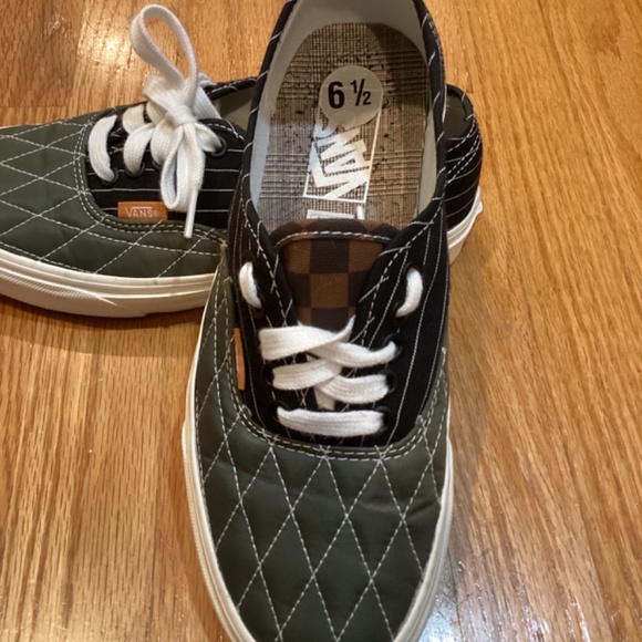 Vans Low Tops⭐️ - Picture 4 of 5